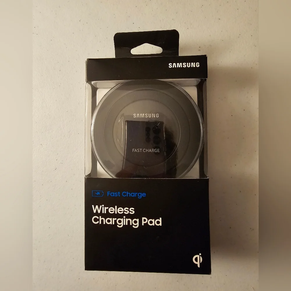 Samsung Wireless Charging Pad-Brand New in Box